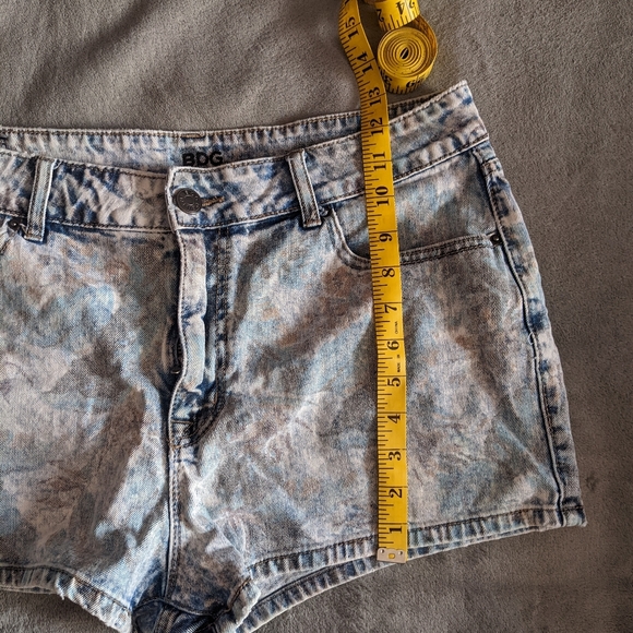 Urban Outfitters BDG high waisted shorts - Picture 8 of 9